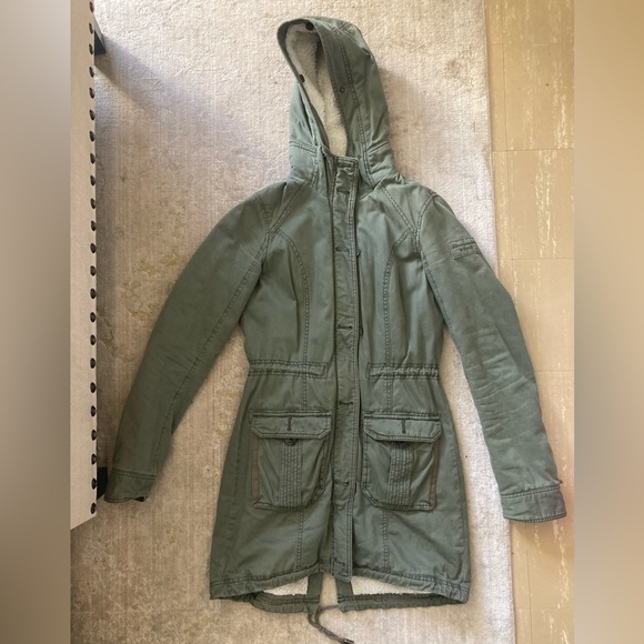 Abercrombie and Fitch, olive green, cinched waist winter jacket - Picture 4 of 6